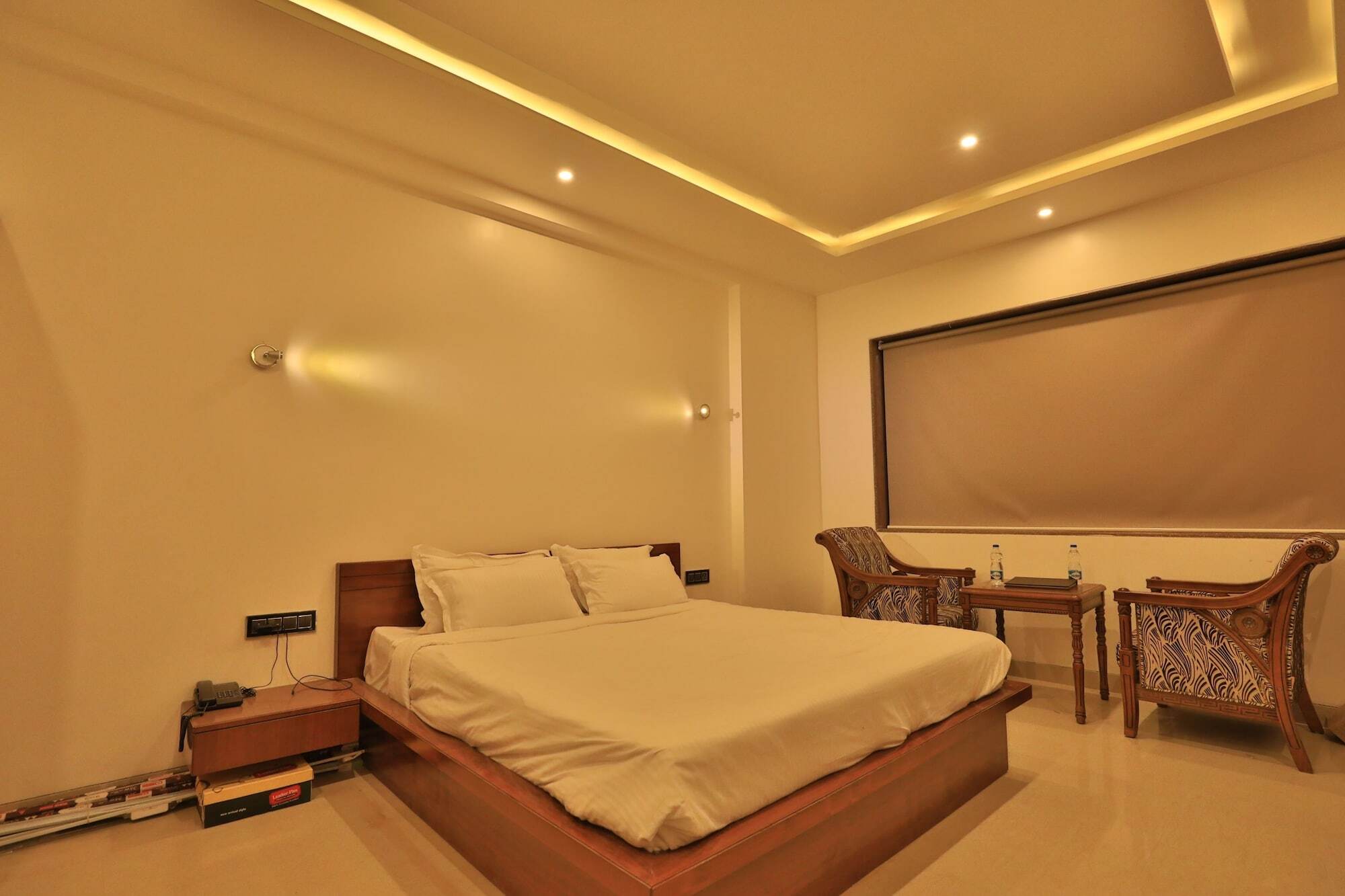 Hotel Tania Searock Даман Экстерьер фото
